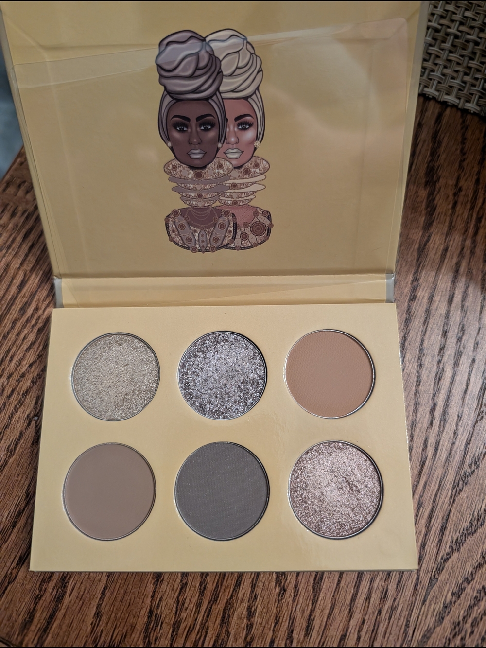 Juvias Place The Taupes Eyeshadow Palette - Cream Taupe and Silver Shades